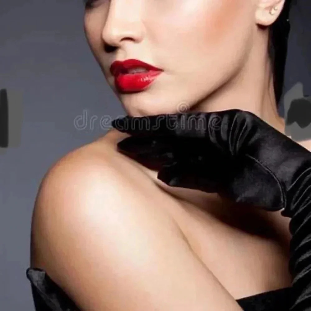 Isotoner Black Spandex Gloves OS